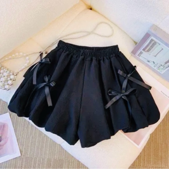 Source Unknown Pants - Shorts with Robbin Accents in Black NWOT